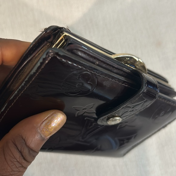 Authentic LOUIS VUITTON  Vernice vintage Wallet - Picture 9 of 14